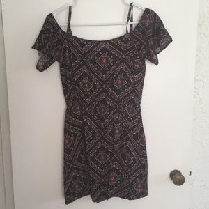 Cold shoulder Divided dress